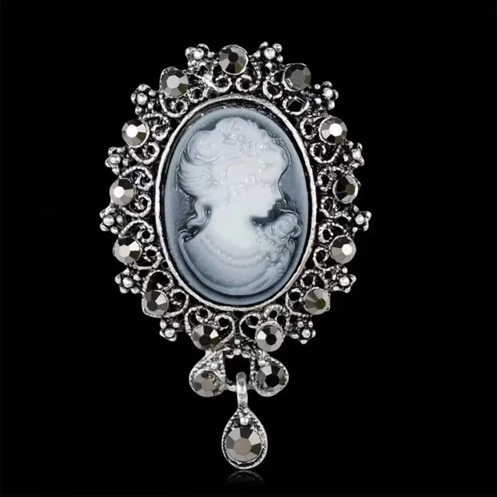 Vintage Inspired Cameo Pin